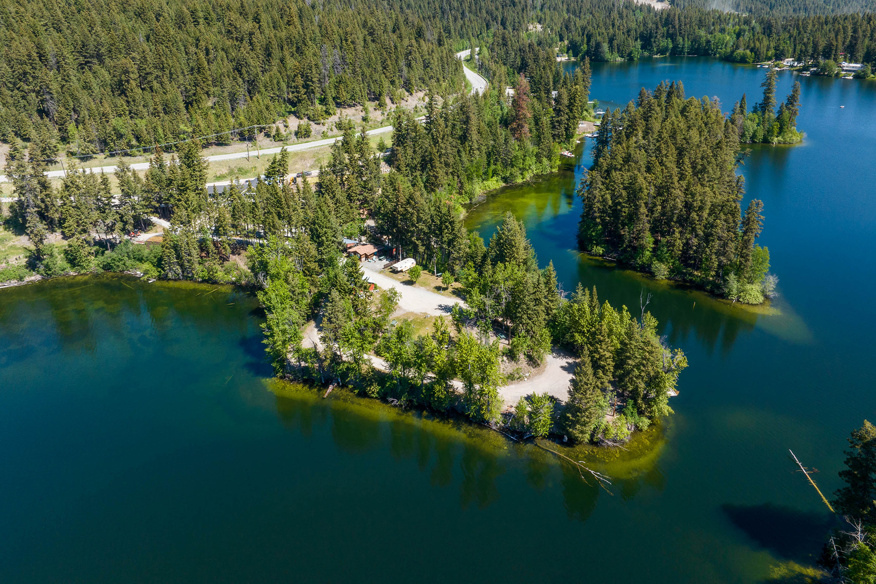 Lakeside Heffley Hideaway campsites