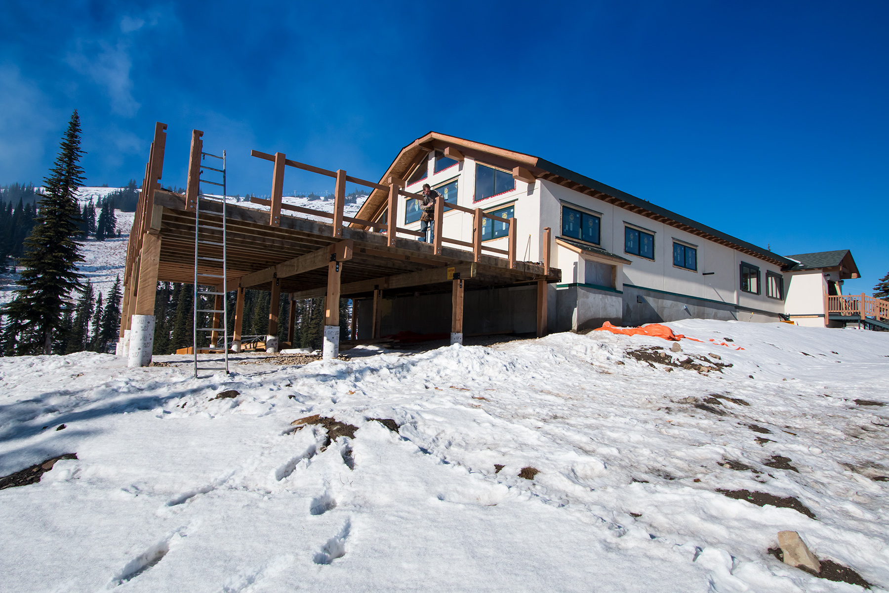 Sunburst Bar + Eatery exterior