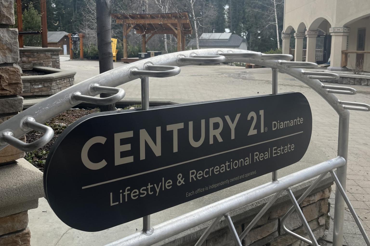 Century 21 Diamante ski rack signage