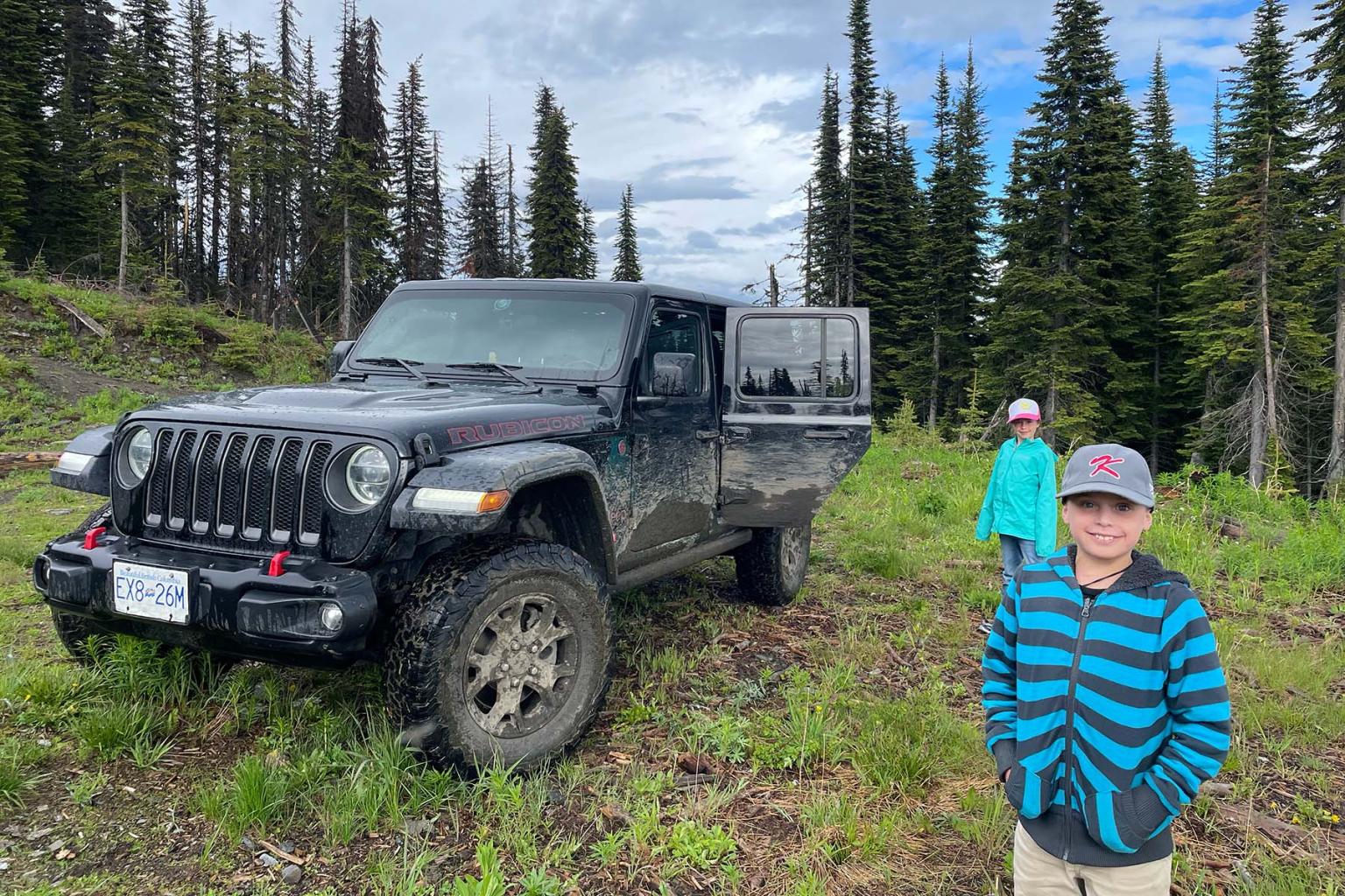 Jeep tours with smiling kids