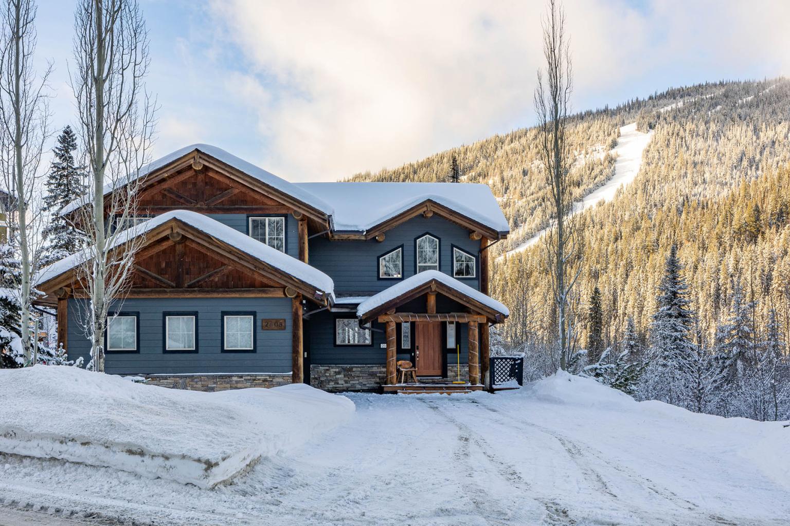 West Pine Lodge chalet in summer