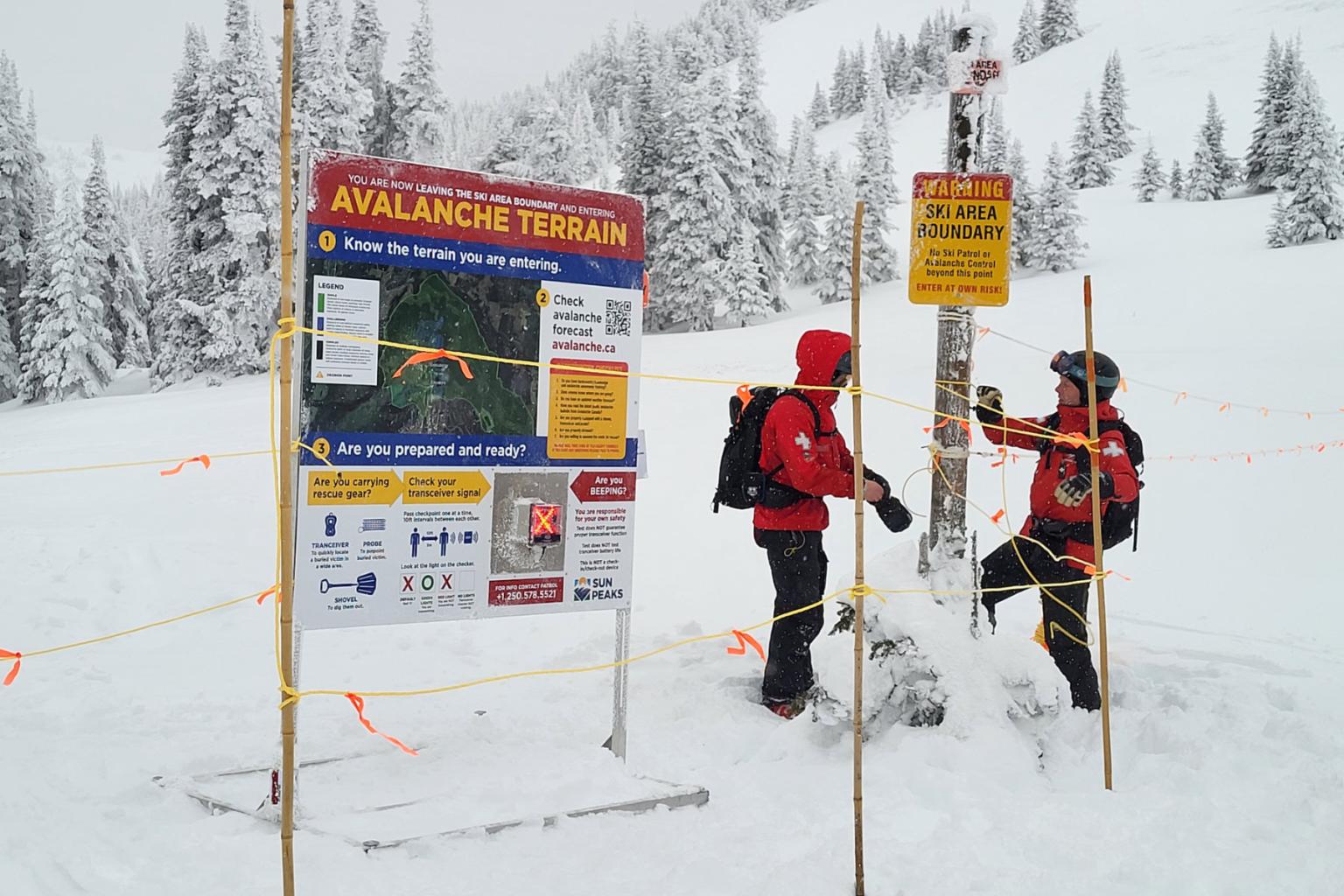 Sun Peaks Patrol setting up resort boundary fencing