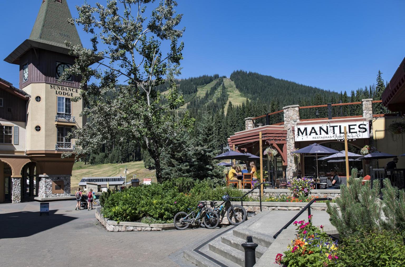 Summer view of Clock Tower square and Mantles