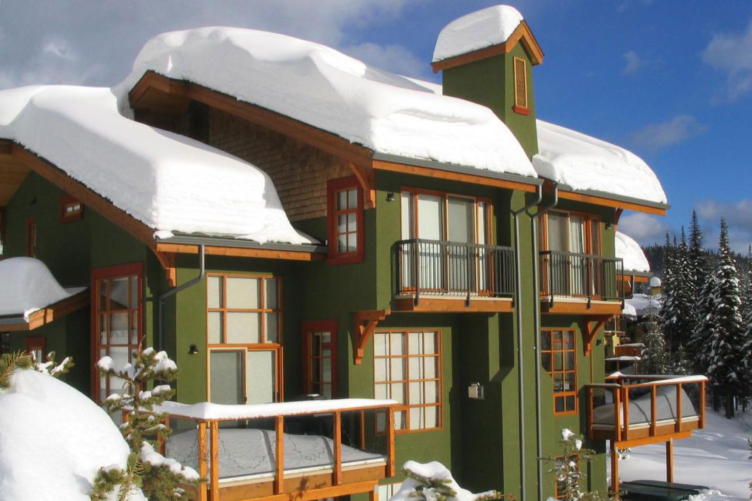 Trail's Edge Exterior in Winter