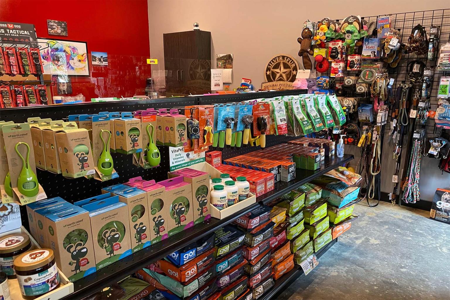 Roxxy Bombs Pet Food & Supplies