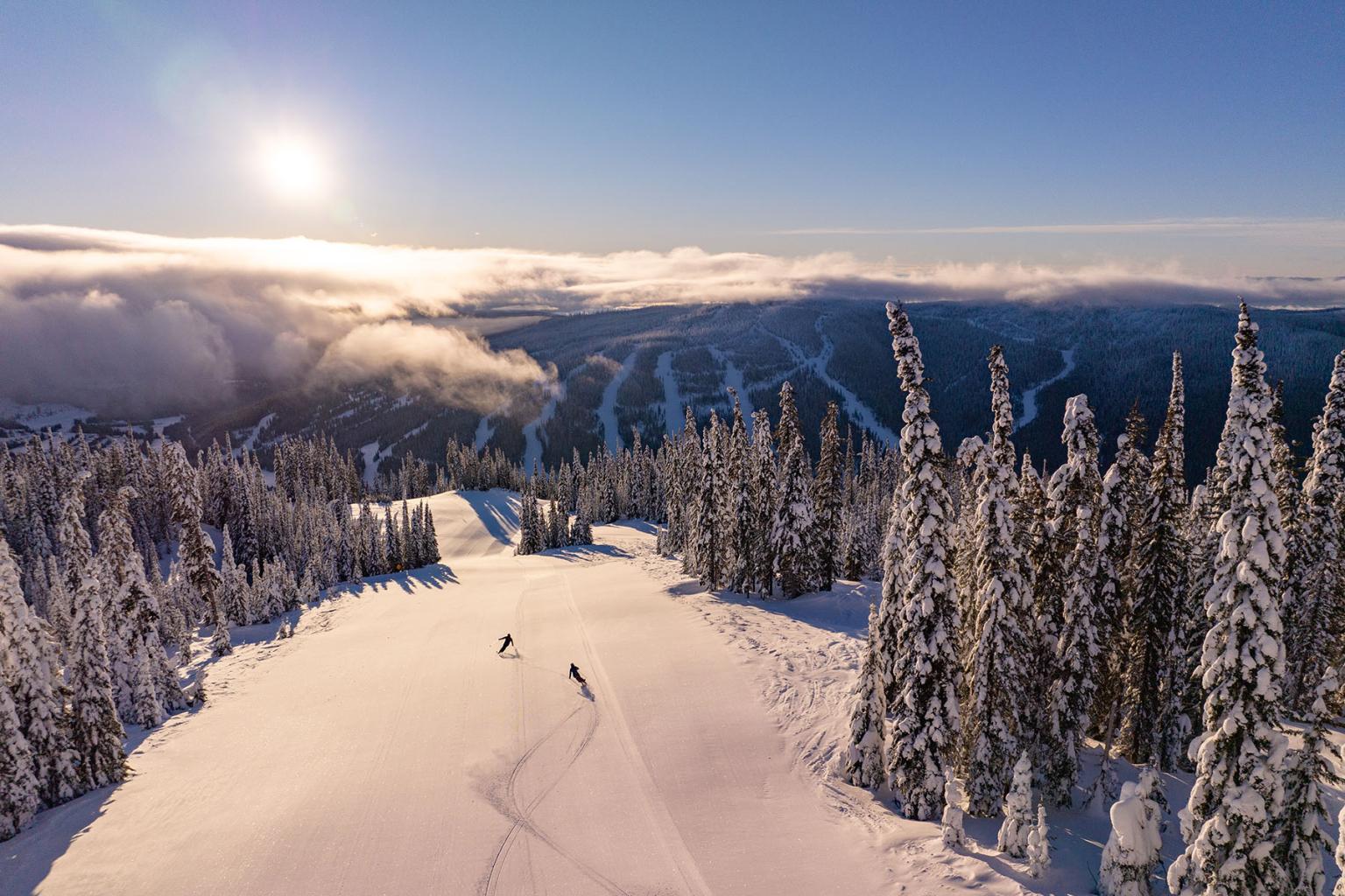 Skiing above the clouds in Sun Peaks